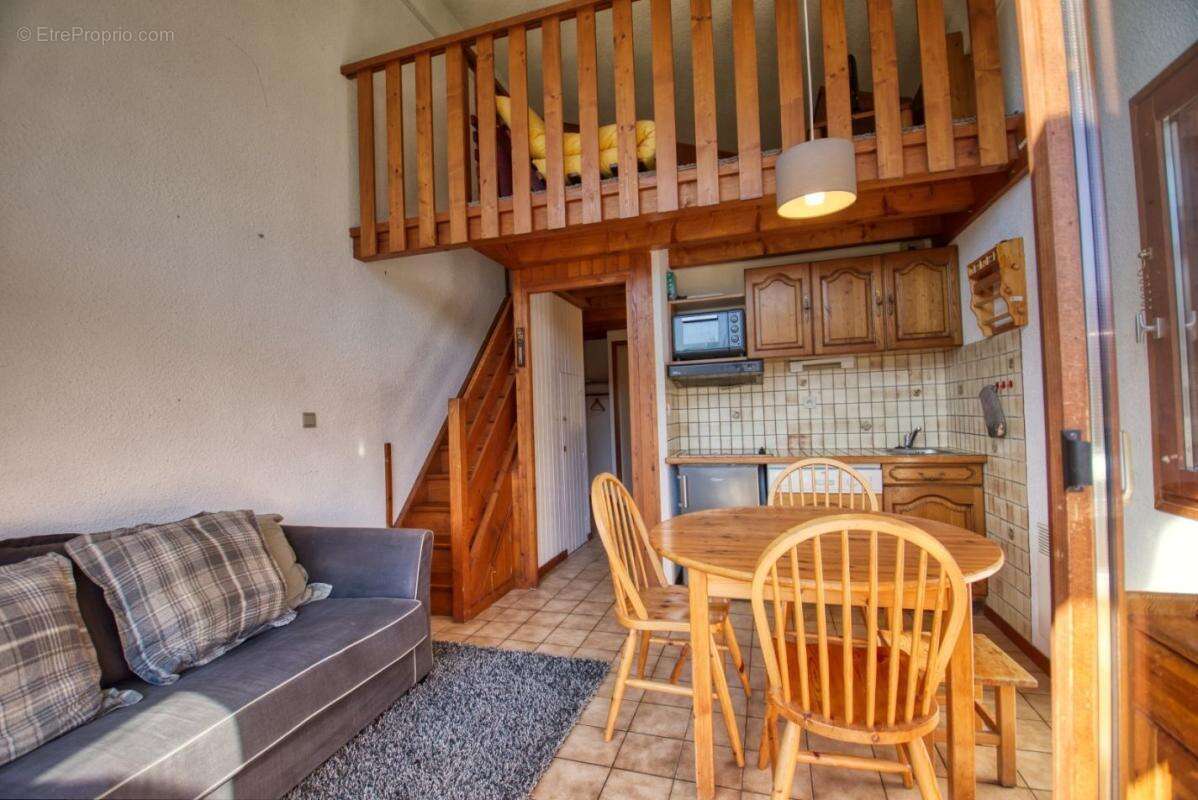 Appartement à MORILLON