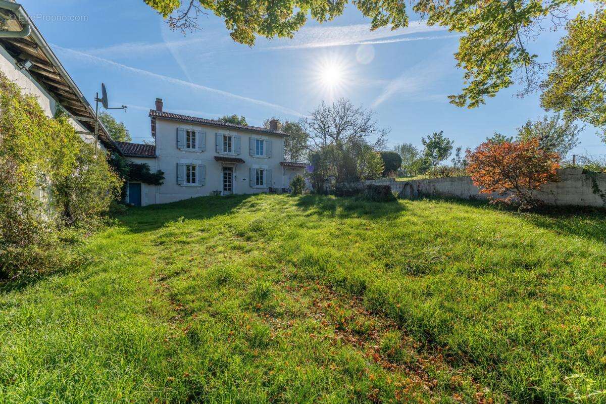 Maison à ROUMAZIERES-LOUBERT