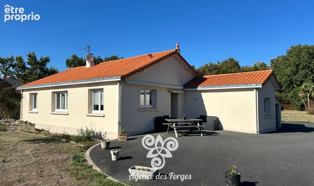 Maison de plain pied - 2 chambres - 78m² - Cholet - photo 13