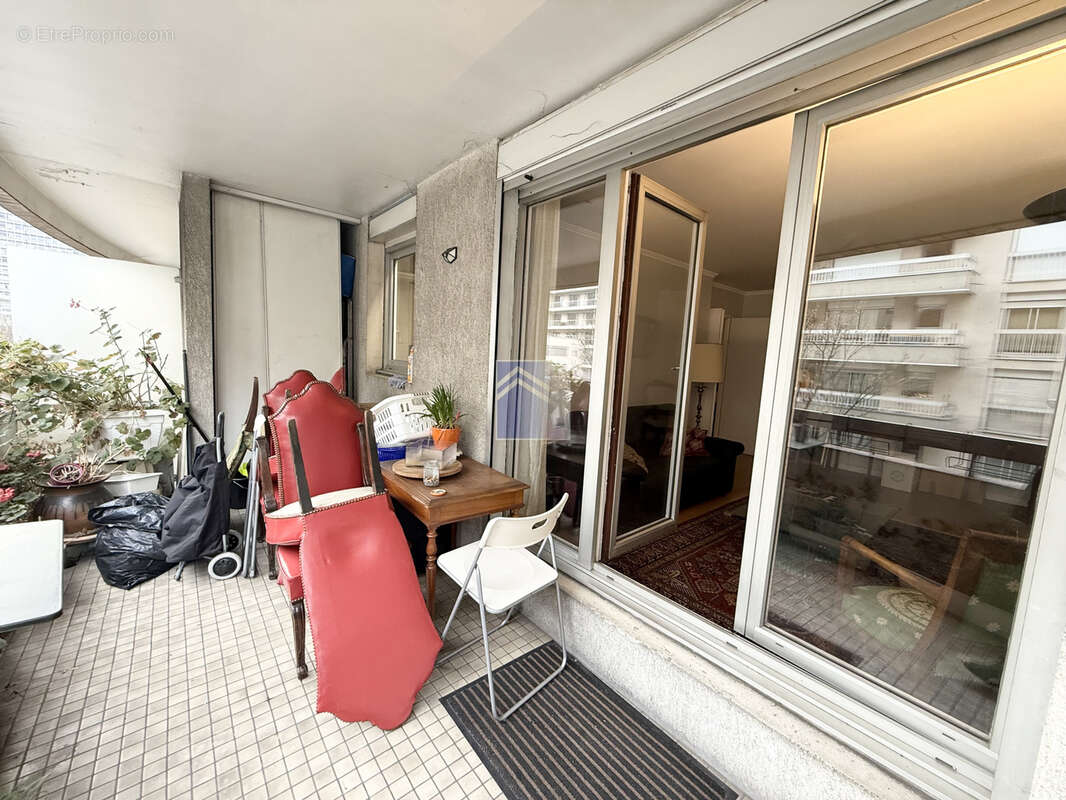 Appartement à COURBEVOIE