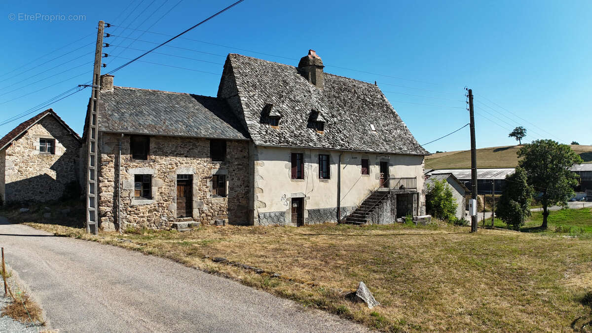 Maison à SAINT-MAMET-LA-SALVETAT