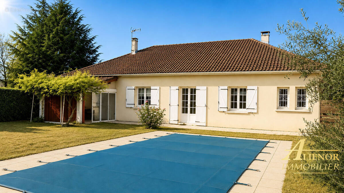 Maison à SIGOULES