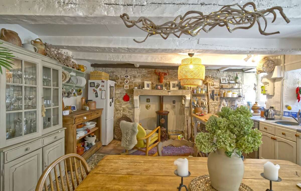 Appartement à NANTEUIL-EN-VALLEE