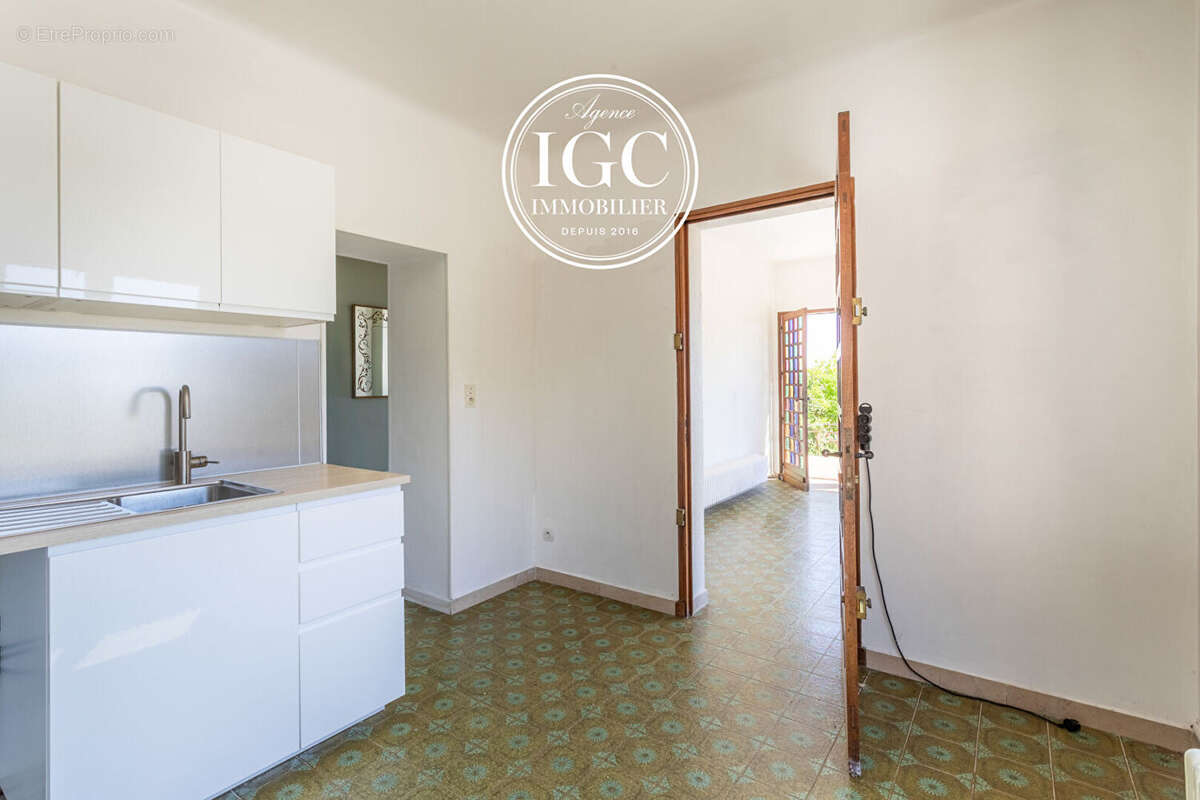 Appartement type 3 / 134 m²  / terrain 460 m² / 2 garages - photo 12