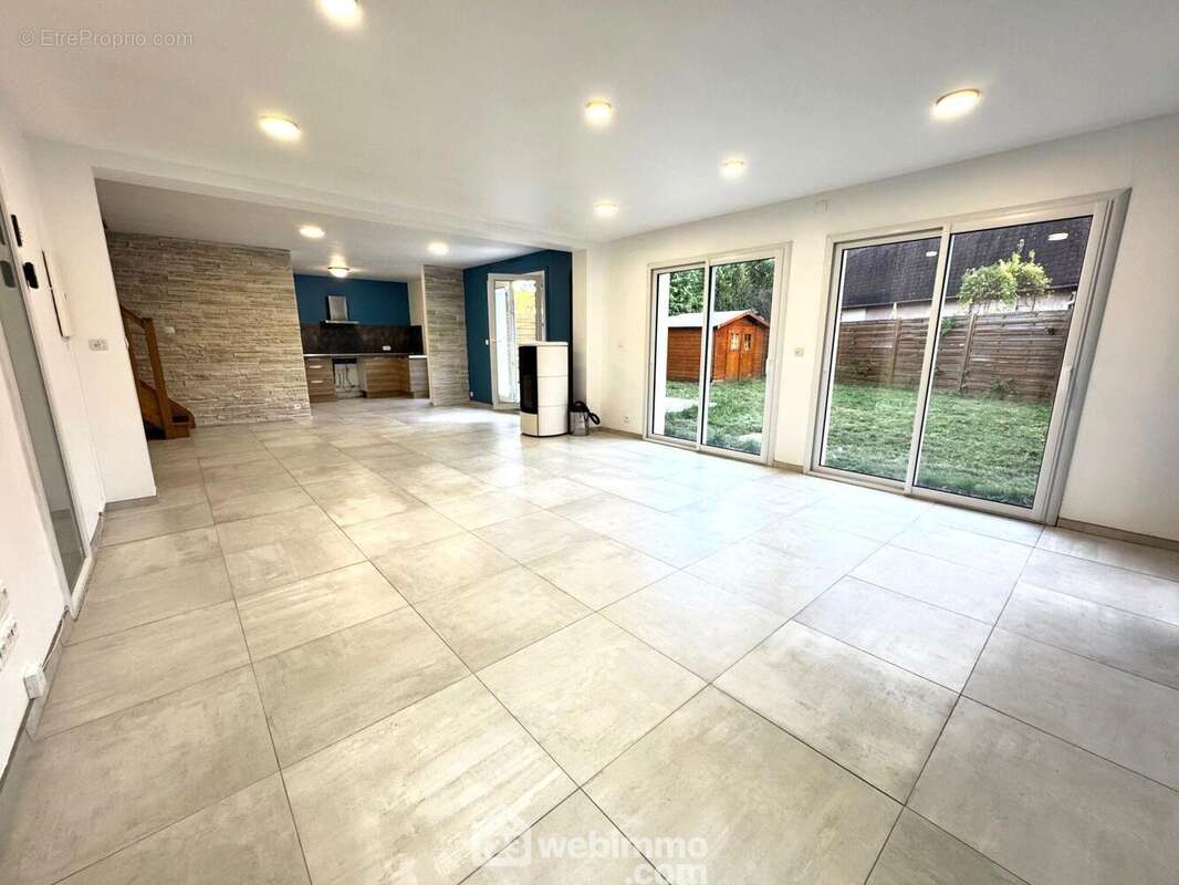 ... disposant d&#039;un poêle. - Maison à BONDOUFLE