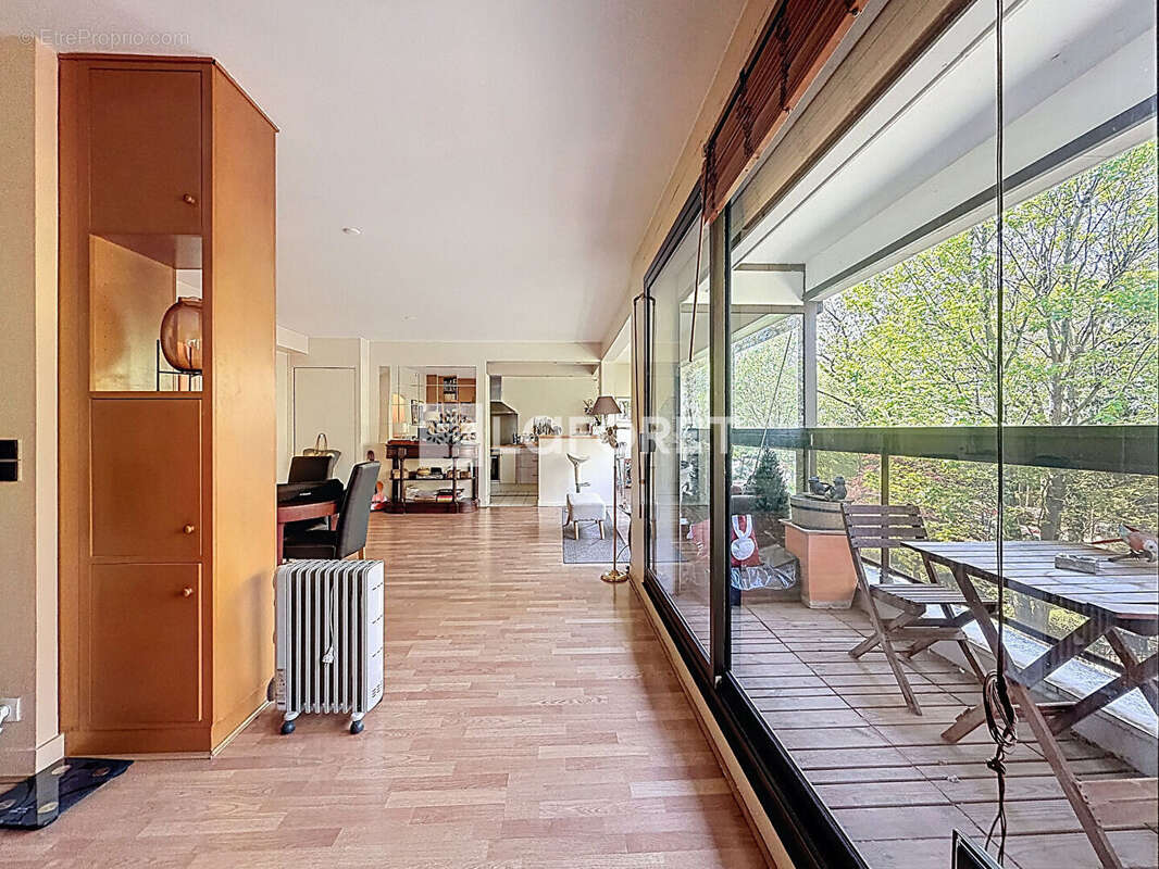 Appartement à NEUILLY-SUR-SEINE