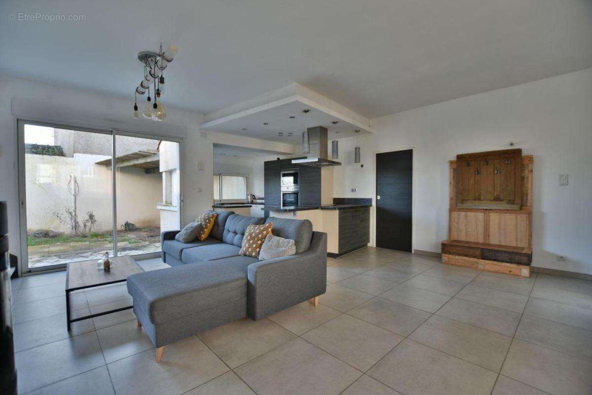 Maison à LES CERQUEUX