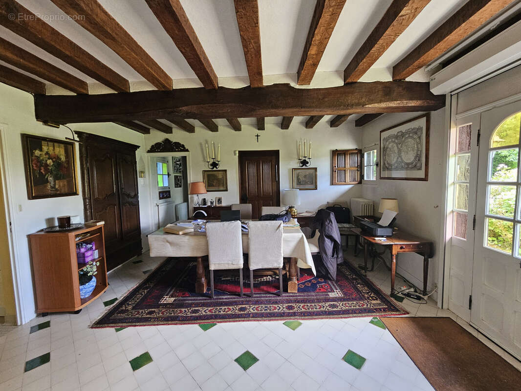 Maison à CORMEILLES