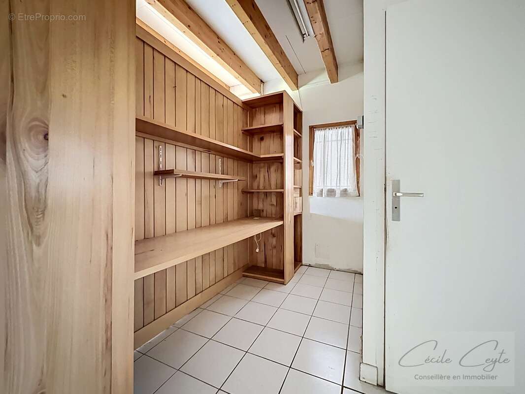 LA TRONCHE, Proche Hôpital, Maison familiale avec 5 chambres - photo 9
