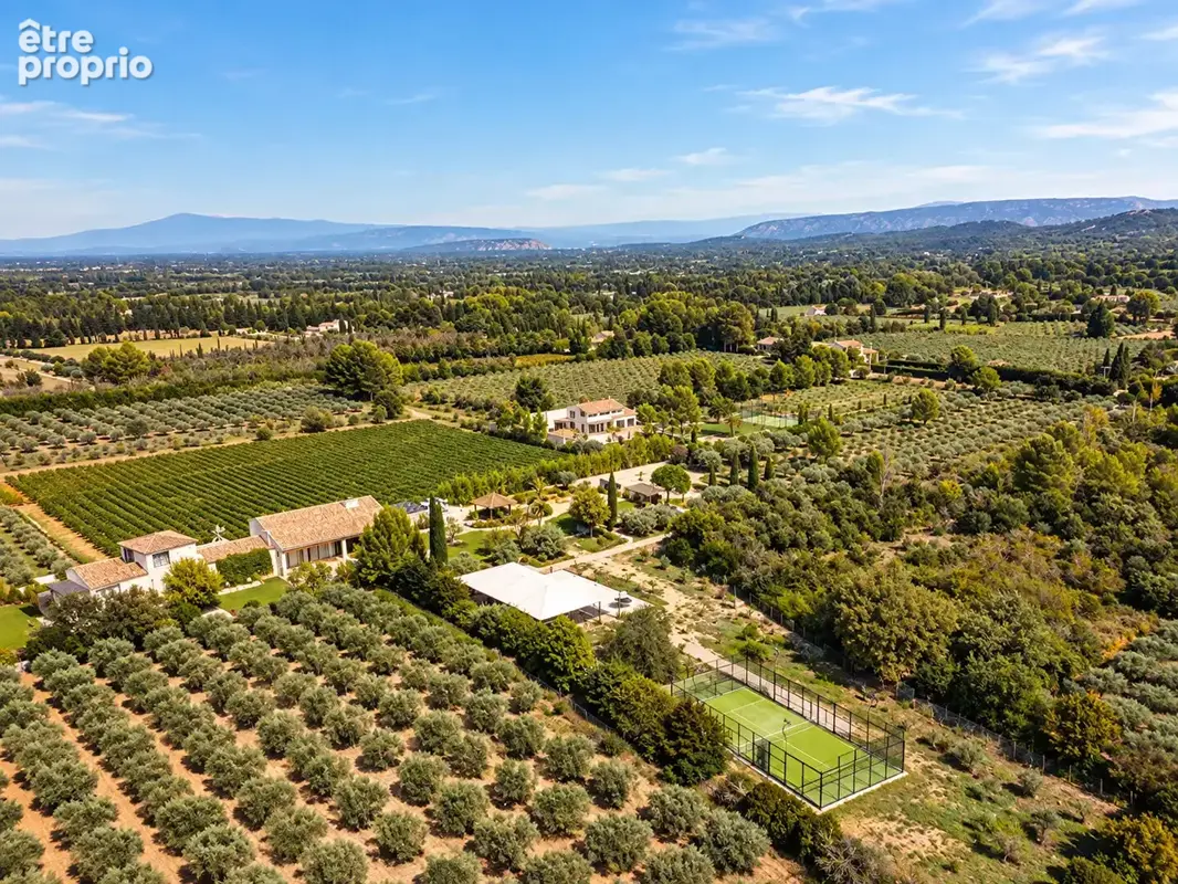 Eygalières , domaine privé avec deux villas, deux piscines, padel et vue sur les Alpilles - photo 4