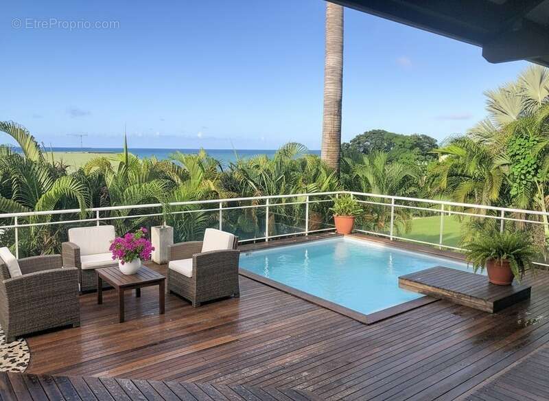 Maison à BAIE-MAHAULT