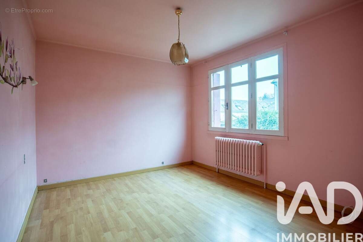 Photo 9 - Maison à LA CHAPELLE-SAINT-MESMIN