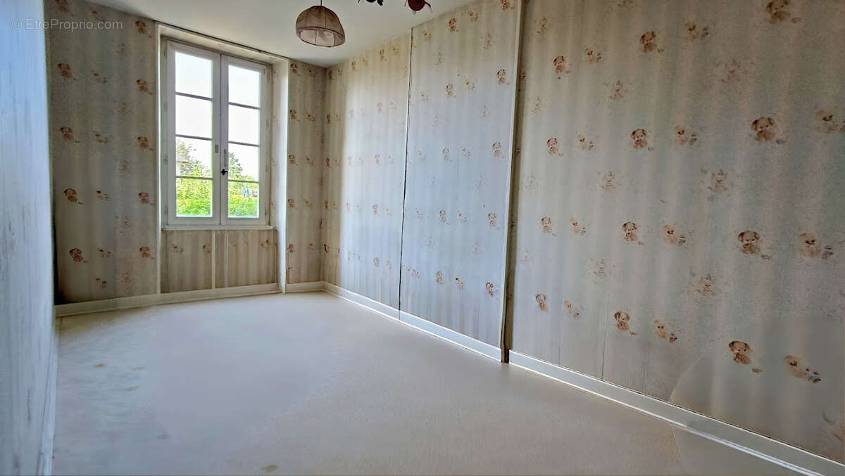 Propriété de caractère   Maison bourgeoise en pierre, dépendances et 2,5 hectares de terrain - photo 17