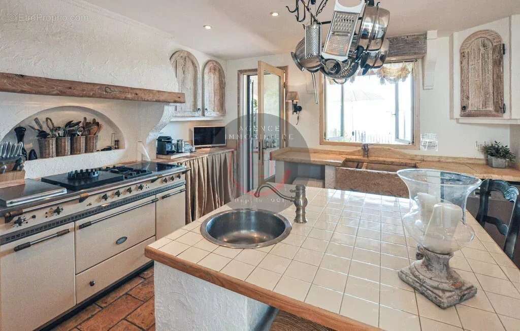 Maison à LES ADRETS-DE-L'ESTEREL