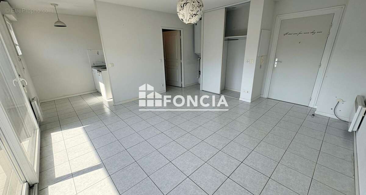 Bruges- Grand T1 avec balcon et parking - photo 2