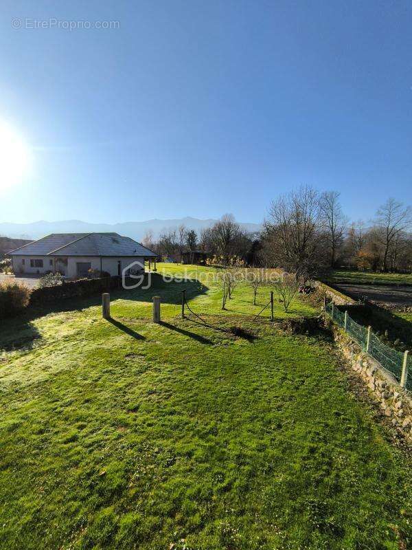 Maison à OGEU-LES-BAINS