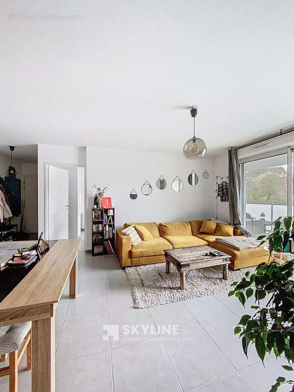 Appartement à MARSEILLE-4E