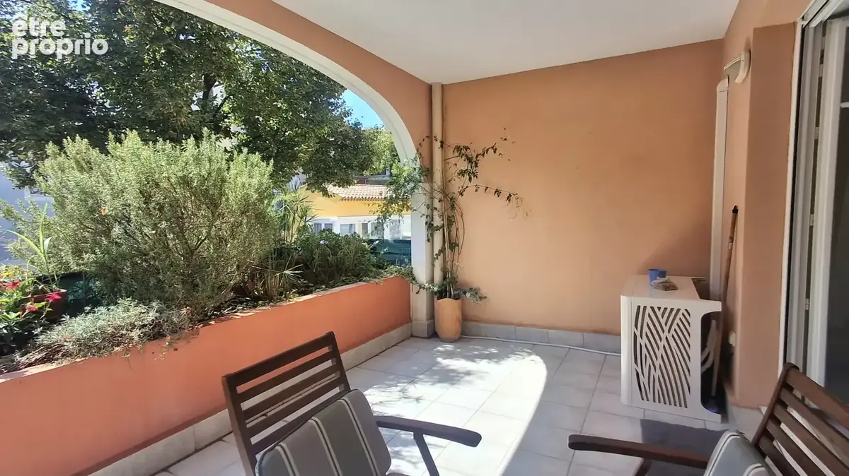 Appartement à SAINT-CYR-SUR-MER