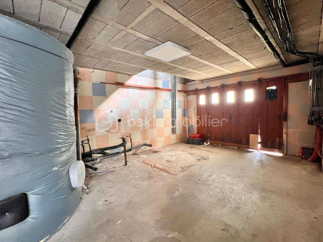 Maison de 85 m² avec local commercial de 100 m² - photo 9