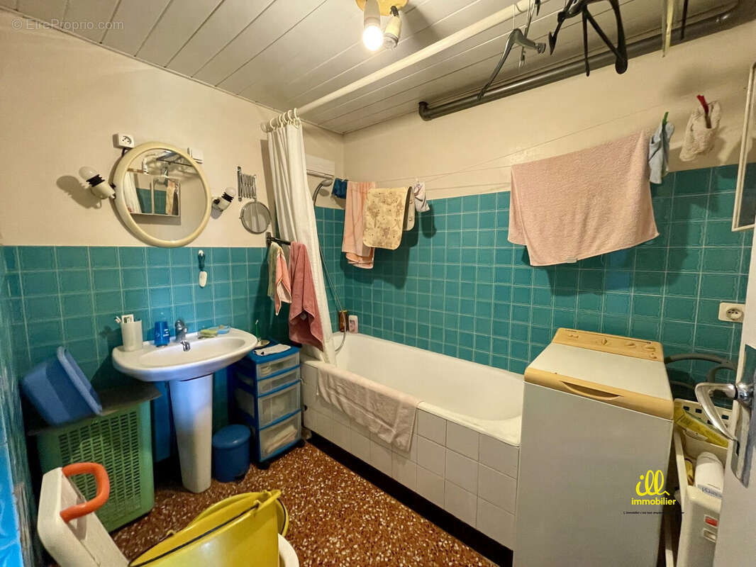 Maison à NEUVILLE-LEZ-BEAULIEU