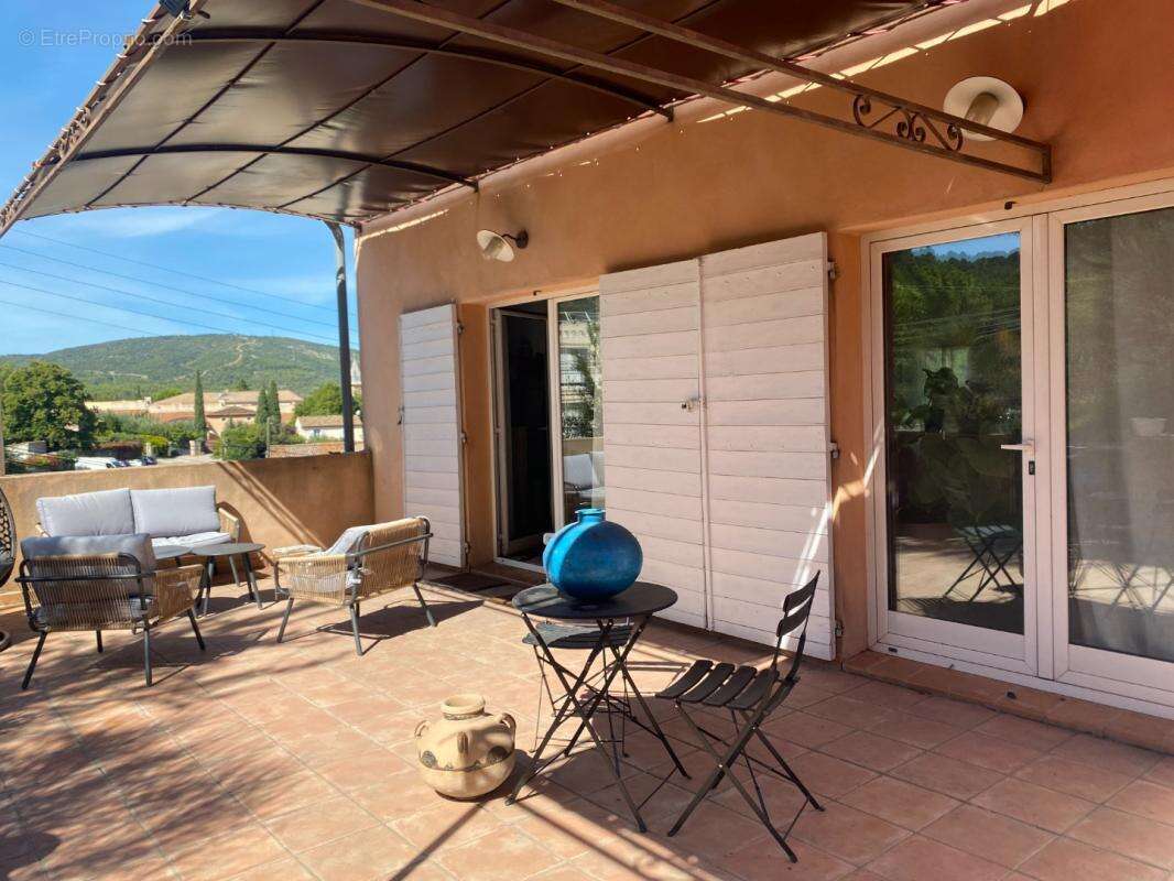 Maison à LE PUY-SAINTE-REPARADE