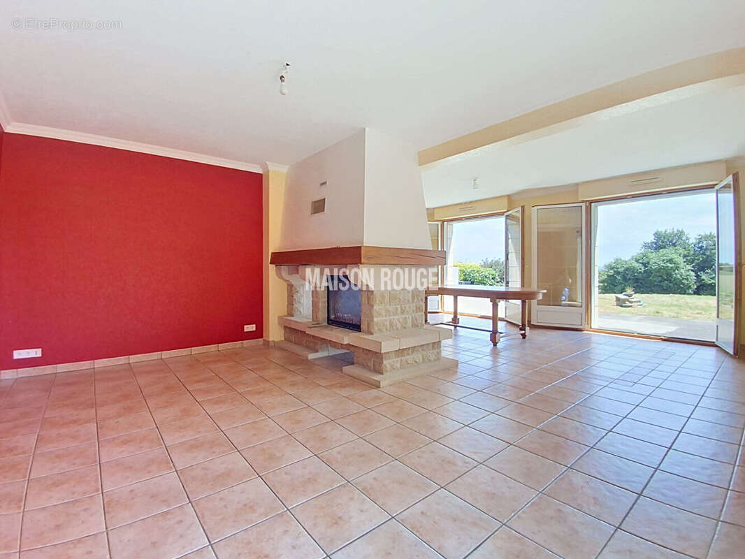 Maison familiale avec vie de plain-pied - Cinq chambres + bureau - Sous-sol complet et vaste terrain à SAINT-DONAN - photo 2