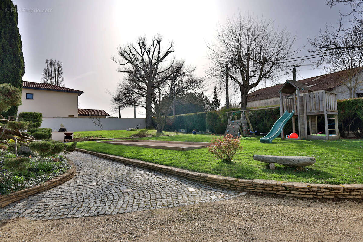 Maison à SAINT-JUST-CHALEYSSIN