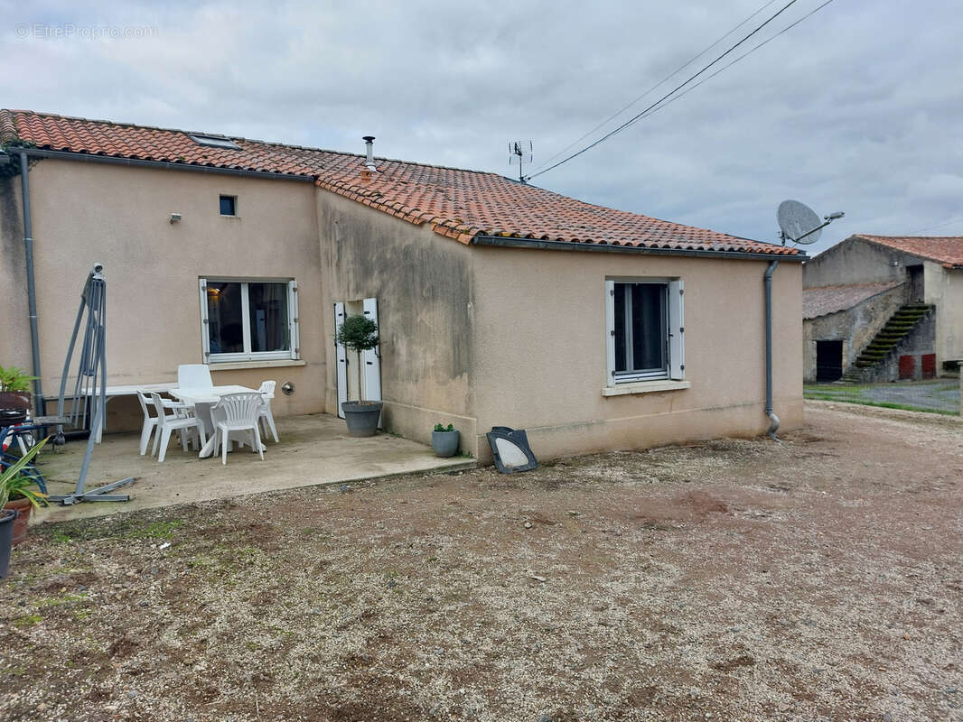 Maison à FAYE-L&#039;ABBESSE