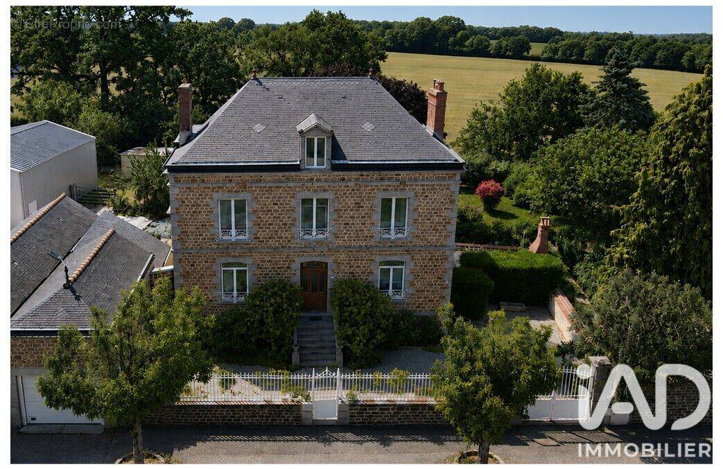 Photo 1 - Maison à JAVRON-LES-CHAPELLES