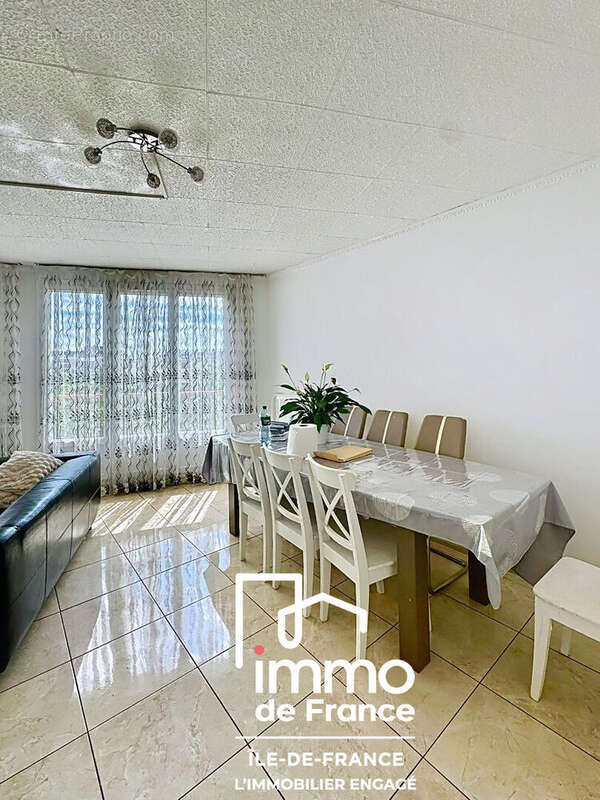 Appartement Les Pavillons Sous Bois 4 pièce(s) 66.82 m2 - photo 2