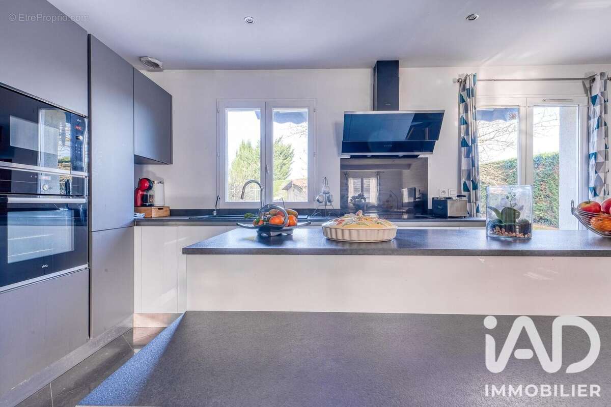 Maison 155 m² à Isles-Les-Villenoy  - photo 2