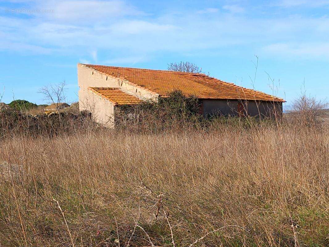 Terrain à CAUX
