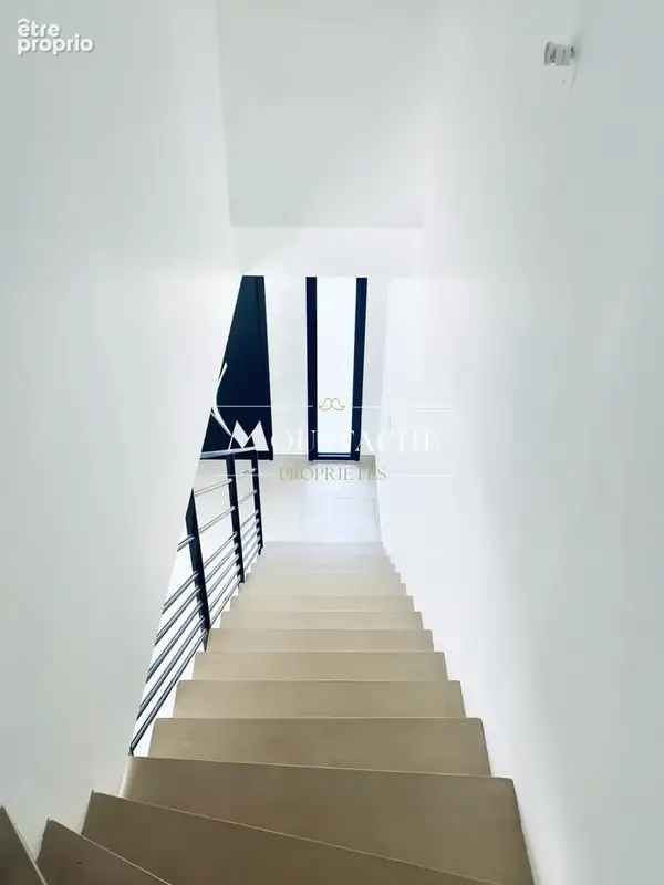 Villa  au style contemporain avec patio - 200 m du centre-ville de vaux sur mer - - photo 8