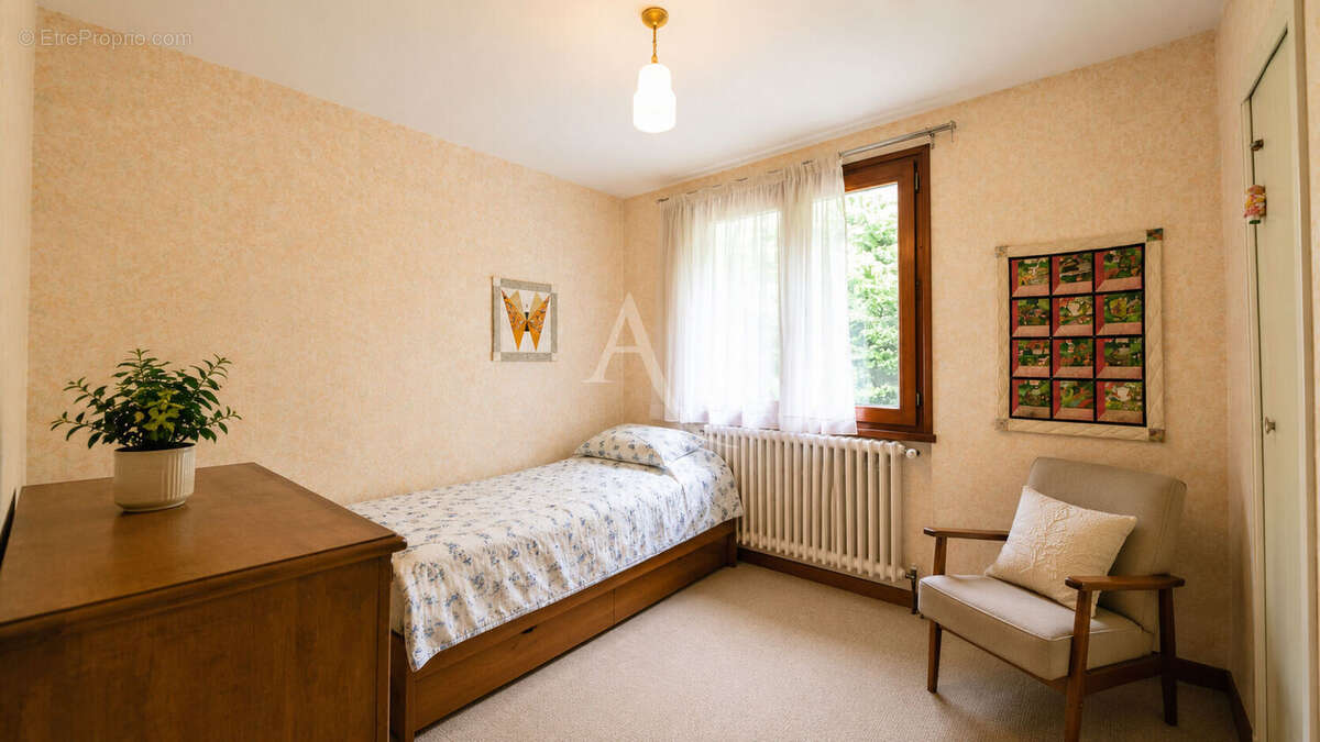 Maison à COLLONGES-SOUS-SALEVE