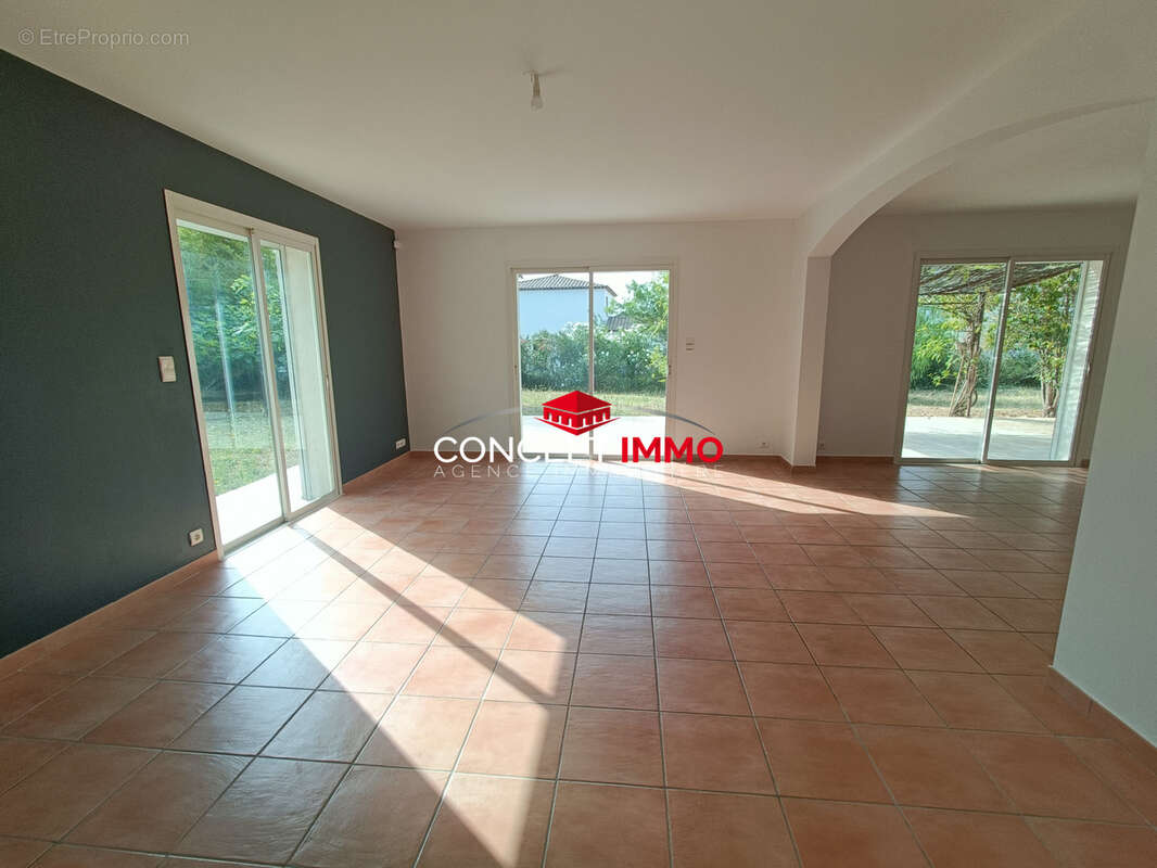 Maison à SOLLIES-PONT