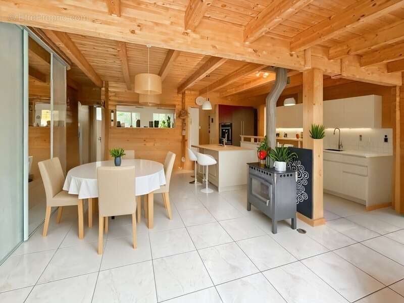 Maison à LA SUZE-SUR-SARTHE