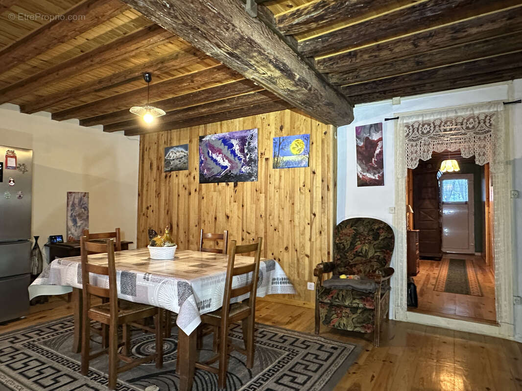 Maison à CETTE-EYGUN