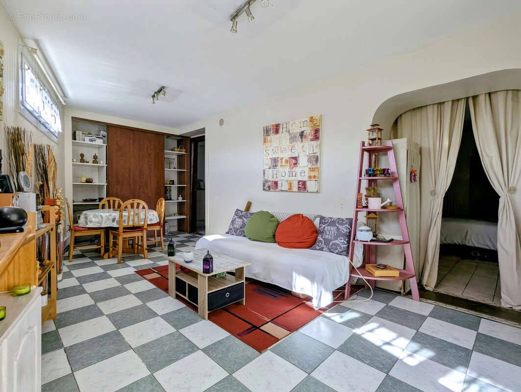 Appartement à LE PERRAY-EN-YVELINES