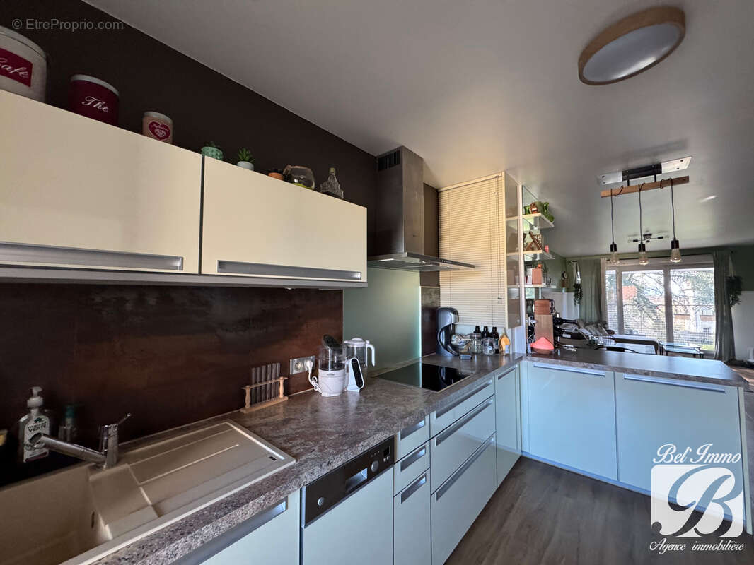 Appartement à DECINES-CHARPIEU