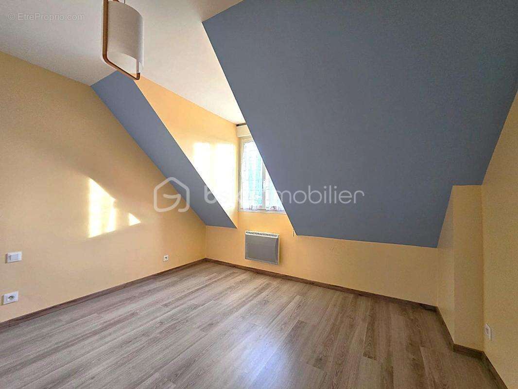 Maison à BOURG-DES-COMPTES