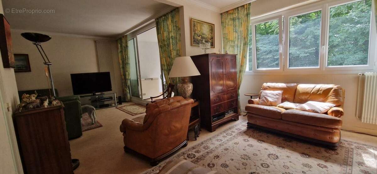 Appartement à VAUX-LE-PENIL