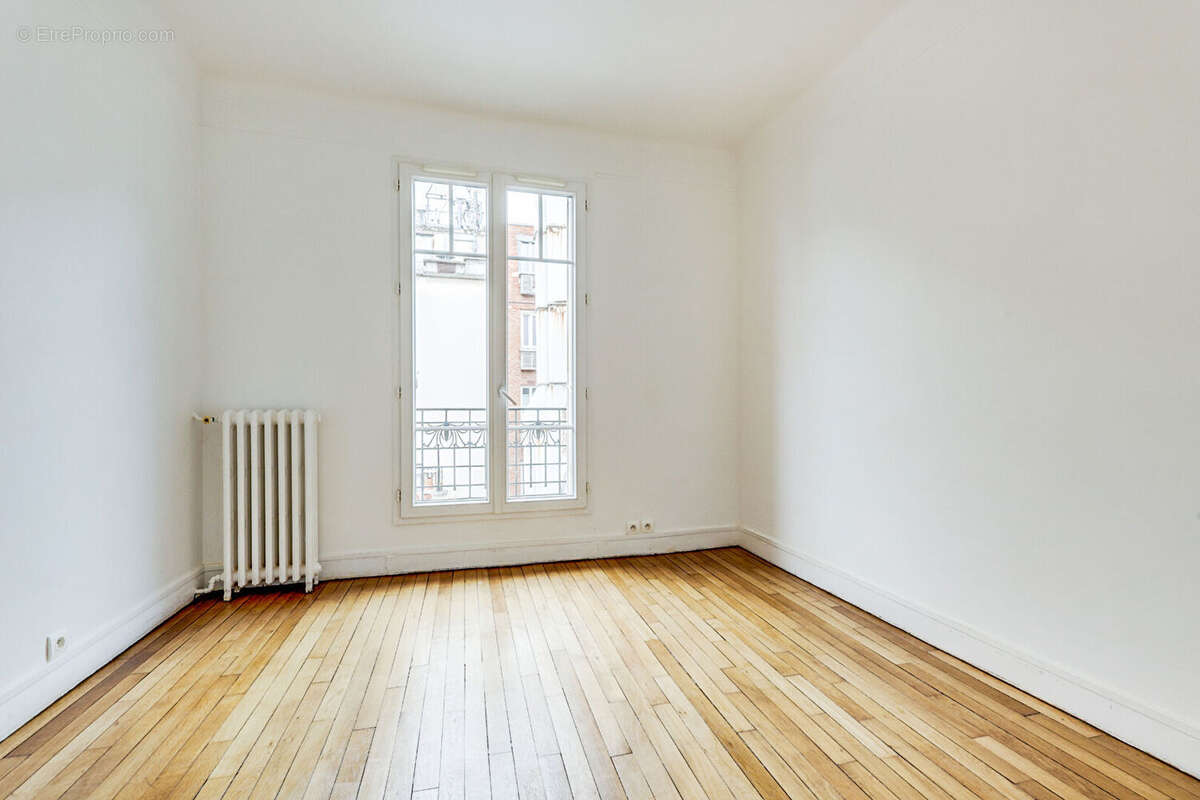 Appartement à PARIS-14E