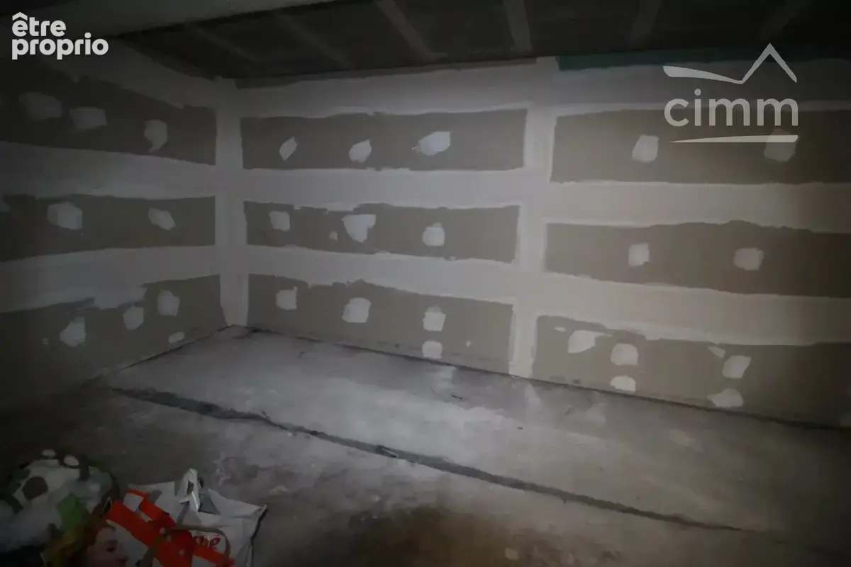 A vendre une maison entièrement rénovée avec jardin et garage - photo 25