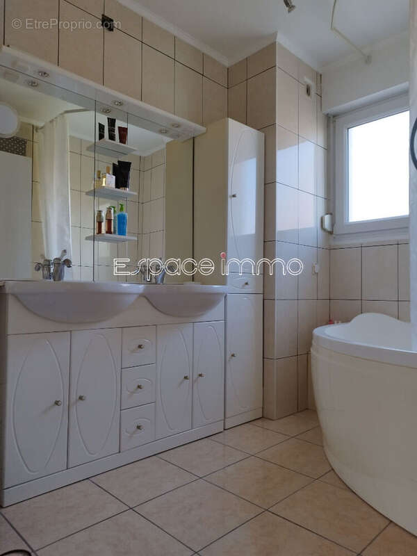 Appartement à BOIS-GUILLAUME