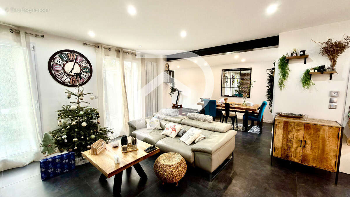 Maison à TREMBLAY-EN-FRANCE