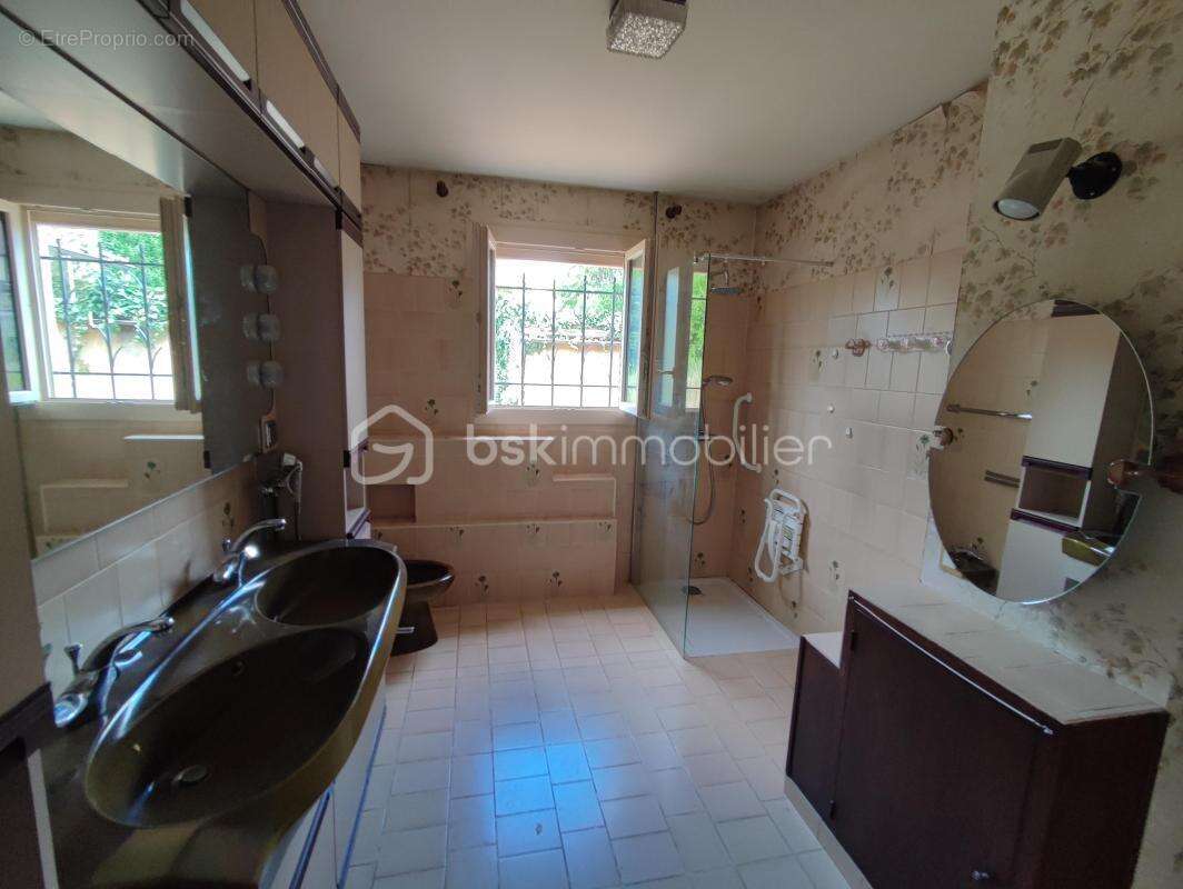Maison de 113 m² sur sous sol et grenier aménageable sur 445 m² de parcelle - photo 7