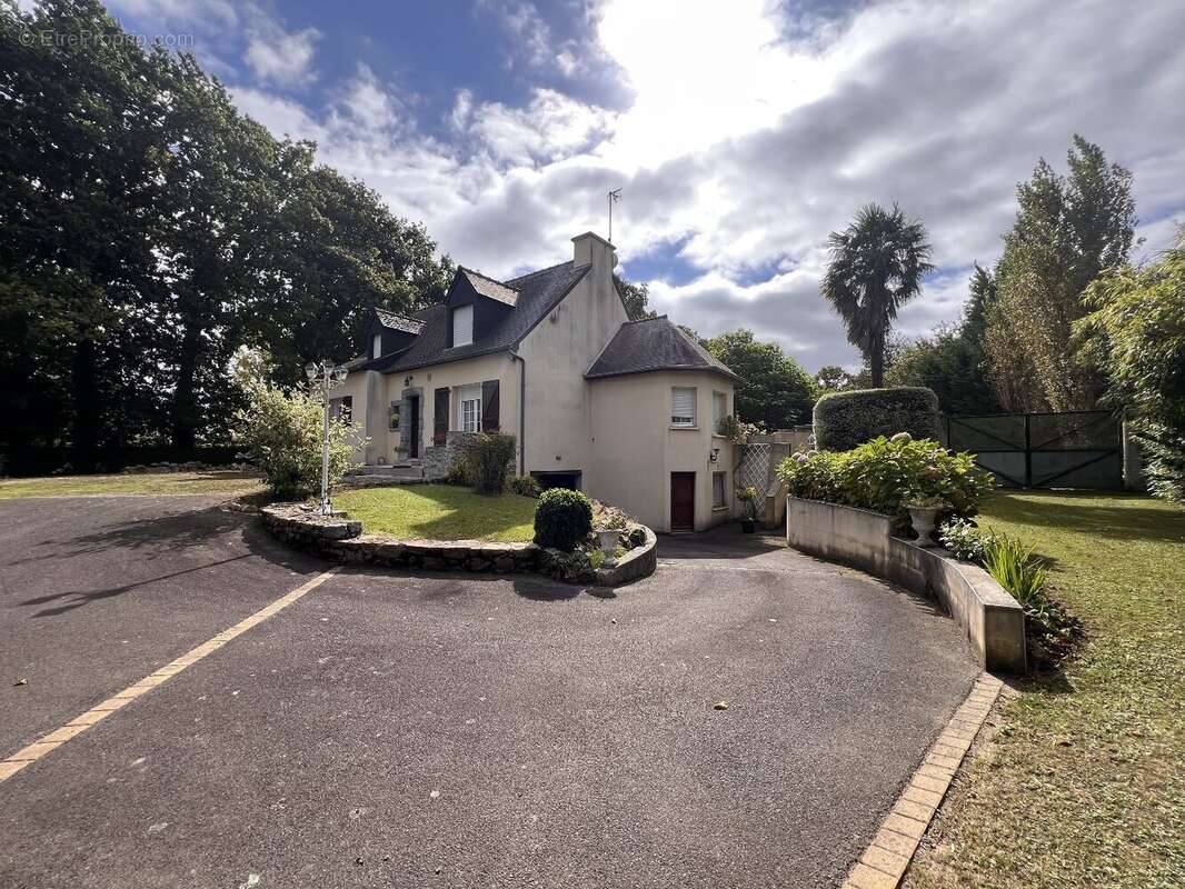 Maison à MINIAC-MORVAN