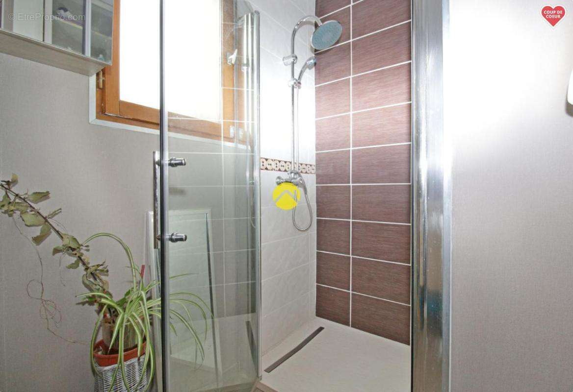 Maison à NERIS-LES-BAINS