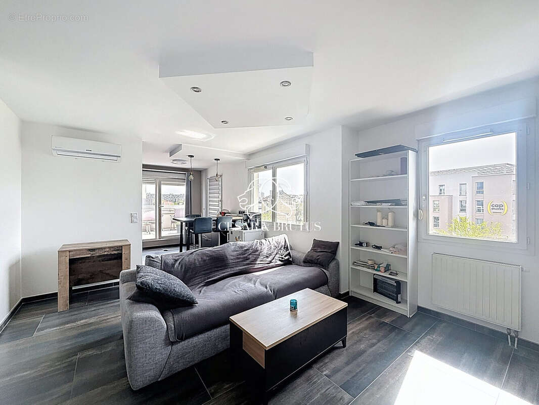 Appartement à LYON-8E