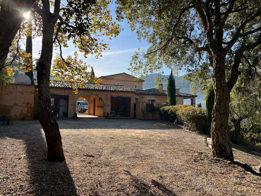 Maison à PLAN-DE-LA-TOUR